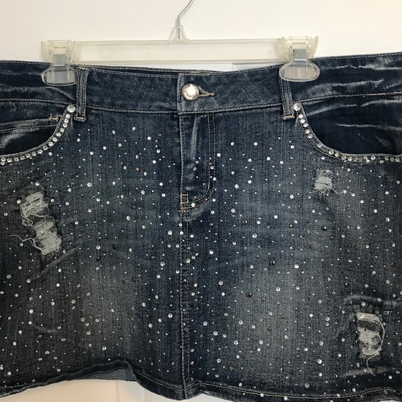 Wallflower Rhinestone Embellished Distress 5-Pocket Denim Jean Skirt Plus Sz 16 - Picture 3 of 7